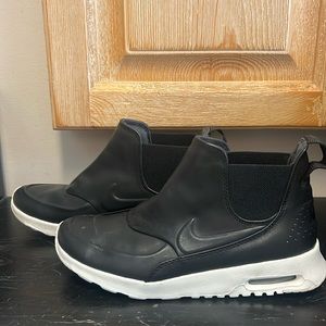 Womens Nike Thea mid sneakers